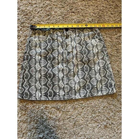 BlankNYC Snake Print Skirt Black Gray Mini Cotton Women’s Size 26 Pockets - Picture 8 of 8